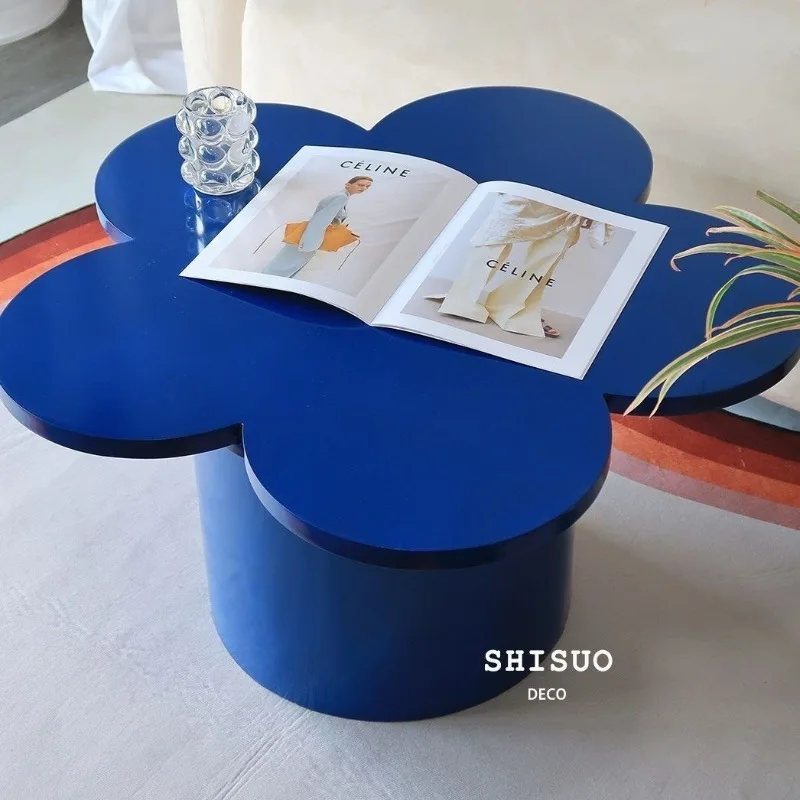 Light luxury style special-shaped irregular coffee table master bedroom floor-to-ceiling living room simple coffee table mesas
Light luxury style special-shaped irregular coffee table master bedroom floor-to-ceiling living room simple coffee table mesas