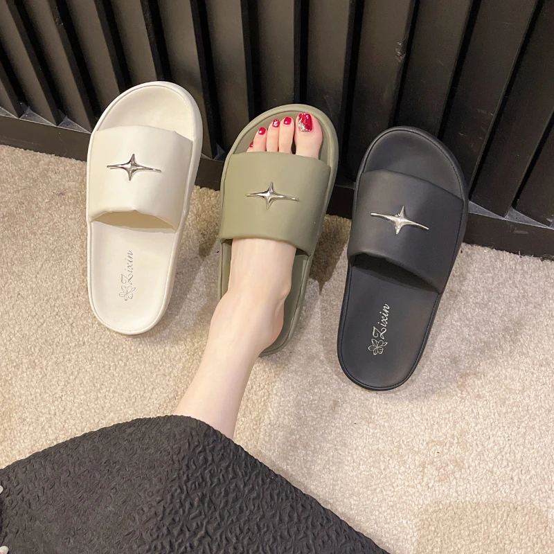 2023 Summer New Designer Women Slippers Fashion Casual Solid Color Flip Flops Women Korean Beach Slipper Shoe Female
2023 Summer New Designer Women Slippers Fashion Casual Solid Color Flip Flops Women Korean Beach Slipper Shoe Female