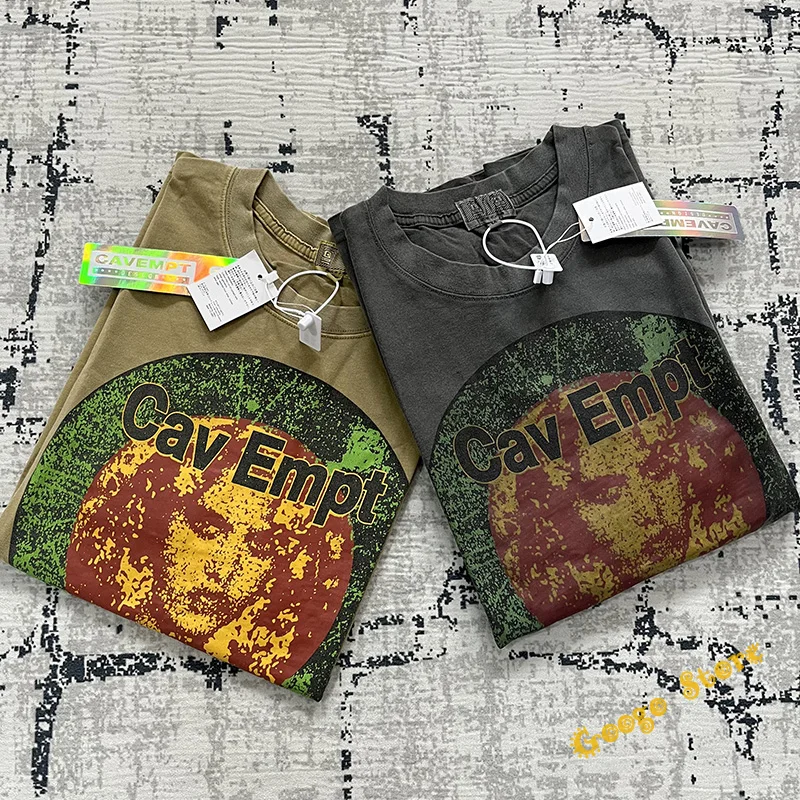 Футболка Cavempt Мужская/женская с нечетким принтом, модная Повседневная рубашка с короткими рукавами, вареная в стиле ретро, с рисунком персонажа C.E Cav Empt, лето
Футболка Cavempt Мужская/женская с нечетким принтом, модная Повседневная рубашка с короткими рукавами, вареная в стиле ретро, с рисунком персонажа C.E Cav Empt, лето