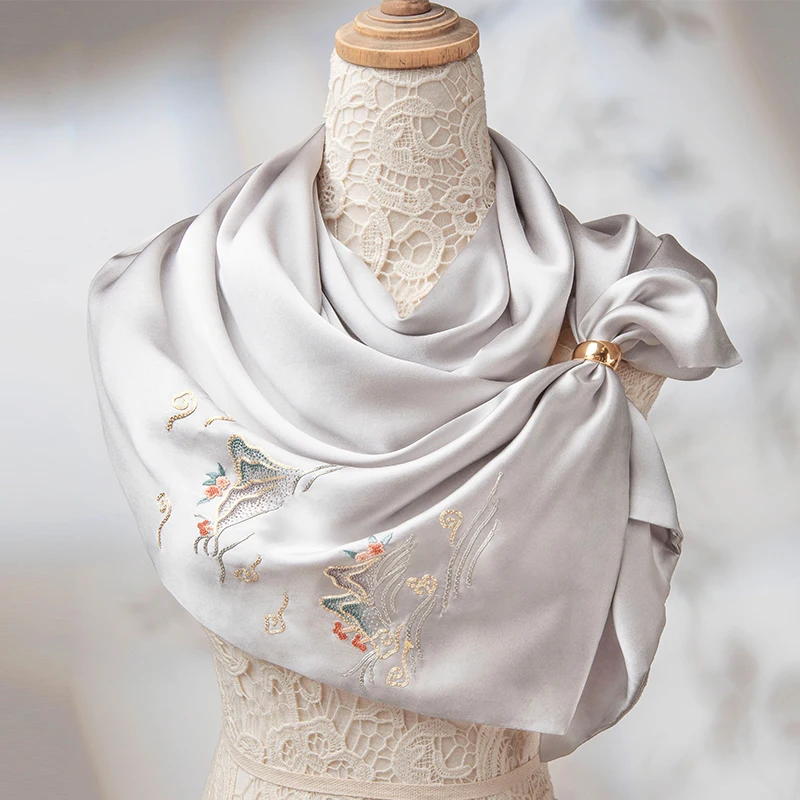 Embroidered scarves
Embroidered scarves
