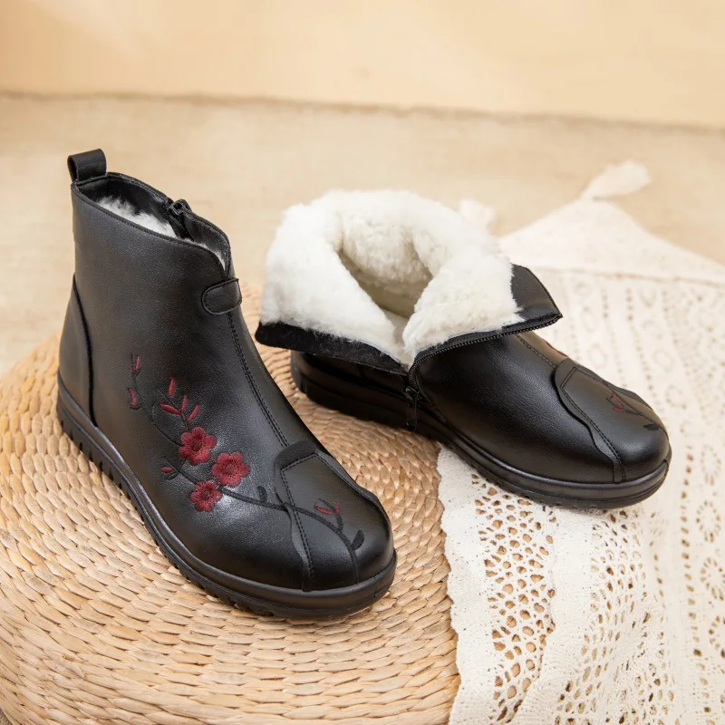 Winter Fashion Women Genuine Leather Ankle Boots Female Thick Plush Warm Snow Boots Mother Waterproof Non-slip Keep Warm Shoes
Winter Fashion Women Genuine Leather Ankle Boots Female Thick Plush Warm Snow Boots Mother Waterproof Non-slip Keep Warm Shoes