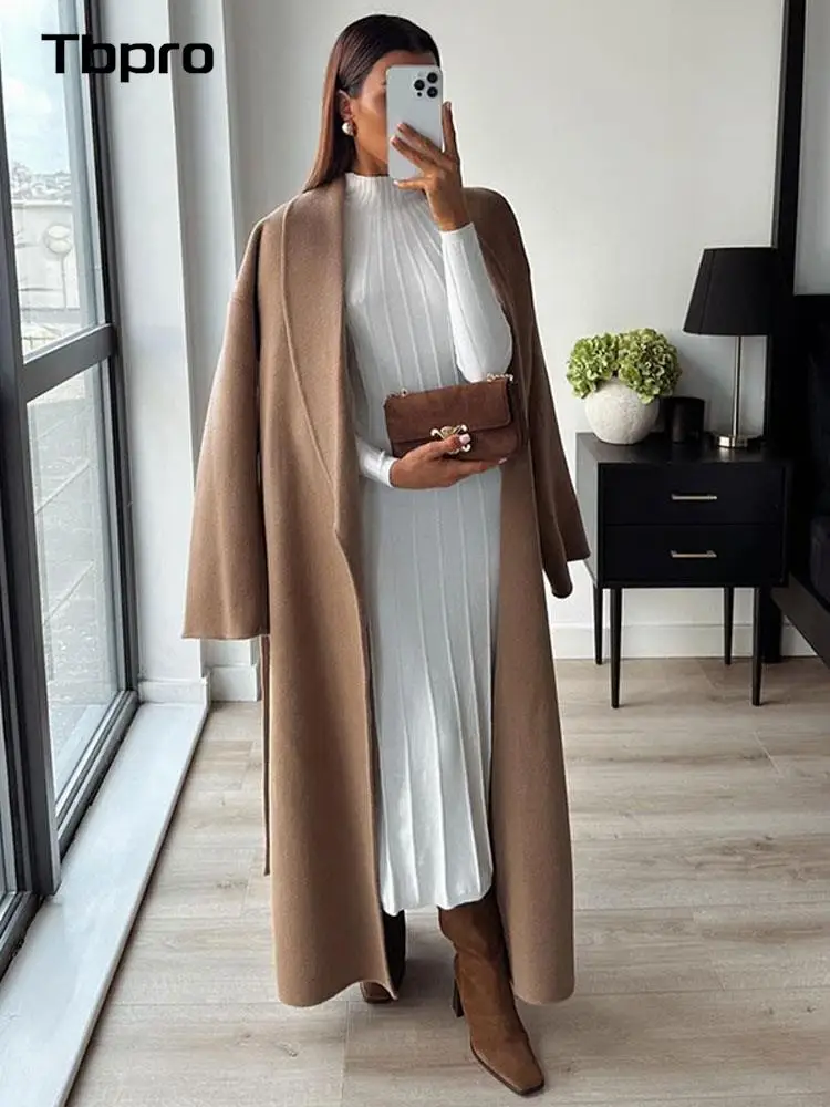 Half High Neck Sleeved Knitted Dress Women's Fashion Elegant Long Sleeve Solid Midi Vestidos 2023 Casual Chic Party Dresses 
Half High Neck Sleeved Knitted Dress Women's Fashion Elegant Long Sleeve Solid Midi Vestidos 2023 Casual Chic Party Dresses