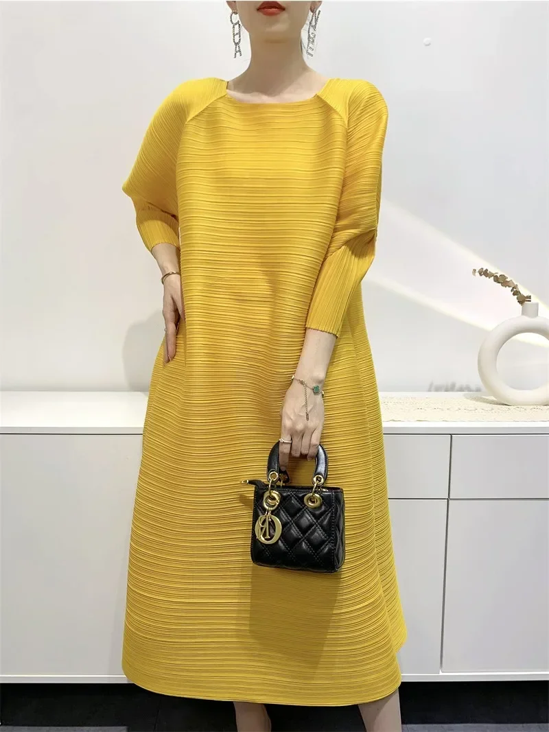2023 Spring Summer Women Dress Pleated Temperament Age-reducing Mid-length Mother's Outfit Maxi Robe Casual Women Dresses
2023 Spring Summer Women Dress Pleated Temperament Age-reducing Mid-length Mother's Outfit Maxi Robe Casual Women Dresses