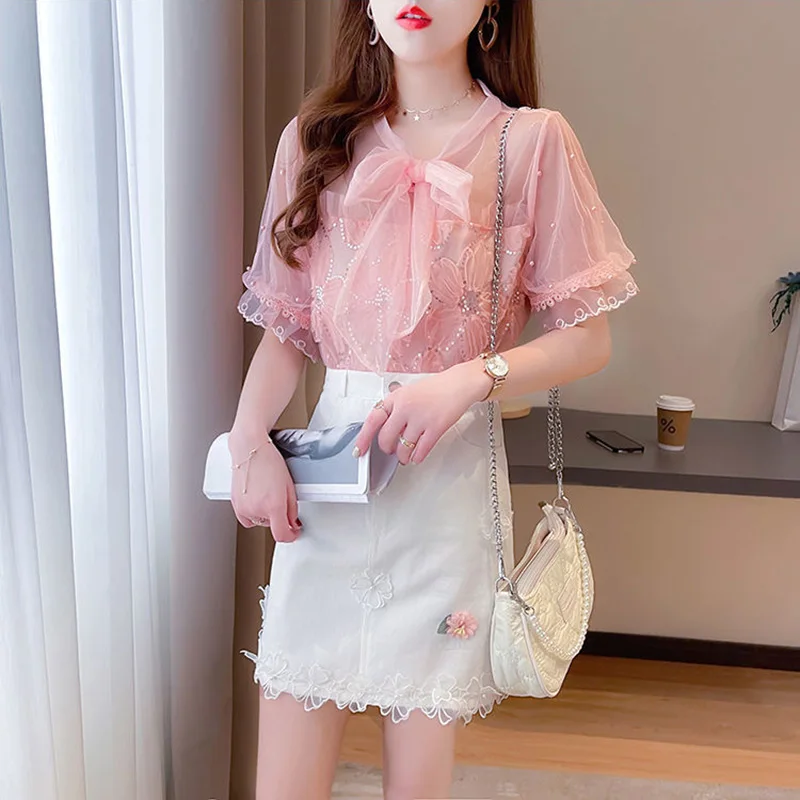 Korean Fashion Beading Sequined Mesh Lace Splice Chiffon Blouse Woman 2022 Summer New Elegant Commute All-match Bow Ruffle Shirt
Korean Fashion Beading Sequined Mesh Lace Splice Chiffon Blouse Woman 2022 Summer New Elegant Commute All-match Bow Ruffle Shirt