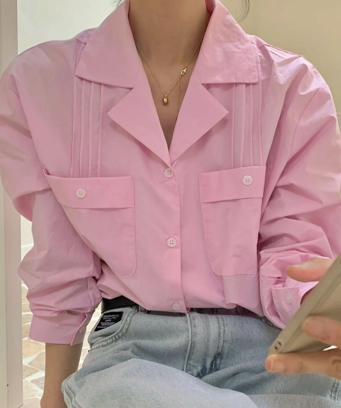 SuperAen 2024 корейский модный стиль двойной карман Весенний костюм воротник рубашка с длинными рукавами для женщин
SuperAen 2024 корейский модный стиль двойной карман Весенний костюм воротник рубашка с длинными рукавами для женщин