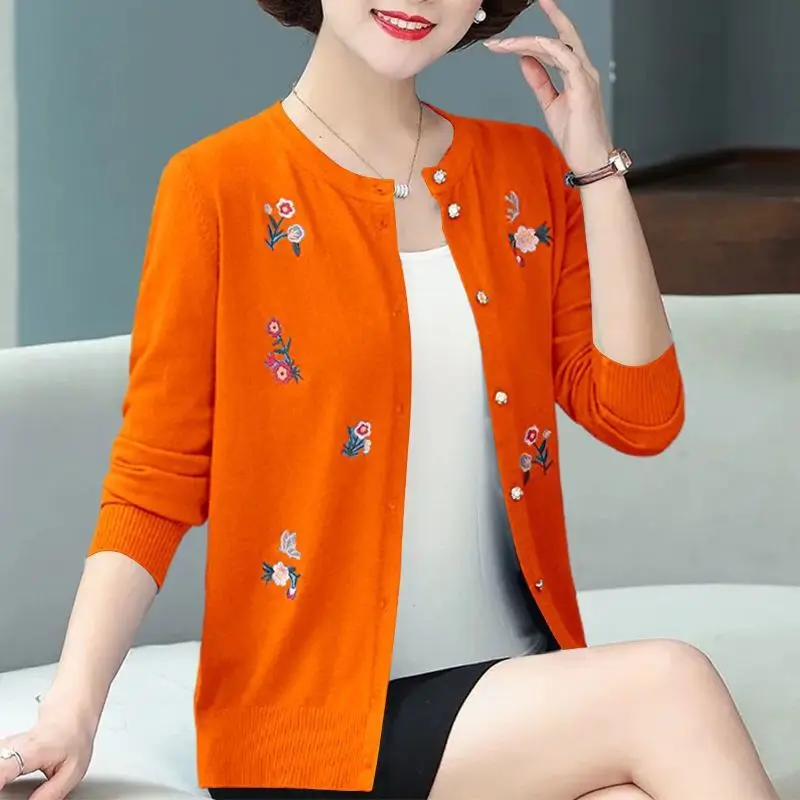 

Middle-aged Elderly Women's Spring Autumn Cardigans Western-style Sweaters Female Winter Embroider Sweaters Long-sleeved Coats