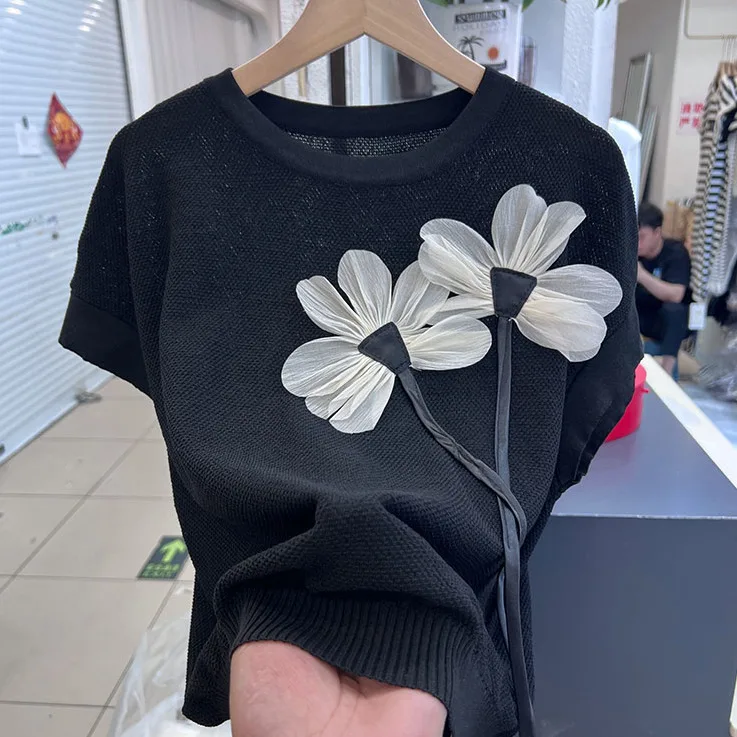 2024 Women Summer New 3D Flower Knitted Tops Female Ice Silk Short-sleeved T-shirt Ladies Striped Round Neck Thin T Shirts B339
2024 Women Summer New 3D Flower Knitted Tops Female Ice Silk Short-sleeved T-shirt Ladies Striped Round Neck Thin T Shirts B339