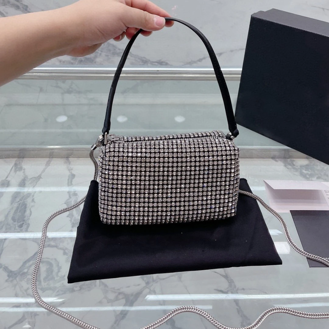 Top Design Exquisite Diamond Shoulder Bag Shiny Bag 2023 New Women Rhinestone Handbag Wallet Ladies Zipper Chain Crossbody Bgas
Top Design Exquisite Diamond Shoulder Bag Shiny Bag 2023 New Women Rhinestone Handbag Wallet Ladies Zipper Chain Crossbody Bgas