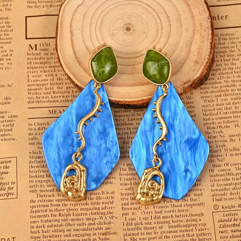 Donia Jewelry Fashion New Geometric Titanium Steel Micro-Inlaid AAA Zircon Ear Clip Irregular Luxury Palace Earrings.
Donia Jewelry Fashion New Geometric Titanium Steel Micro-Inlaid AAA Zircon Ear Clip Irregular Luxury Palace Earrings.