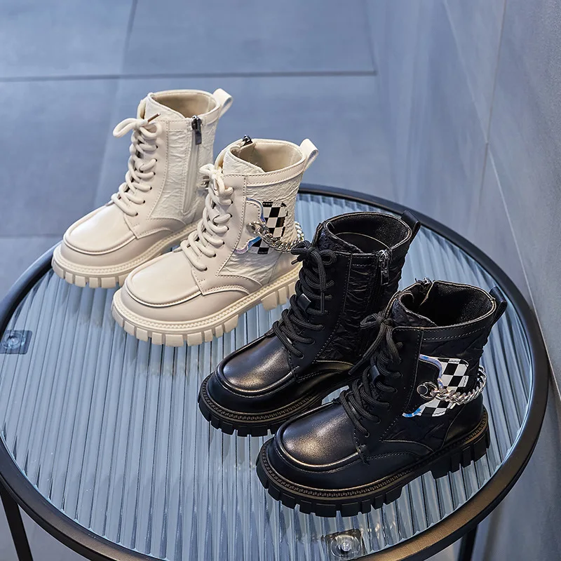 Children Soft Bottom Girls Tide Boots Spring and Autumn Kids Fashion 2023 British Style Unique Pocket with Chains Ankle Boots
Children Soft Bottom Girls Tide Boots Spring and Autumn Kids Fashion 2023 British Style Unique Pocket with Chains Ankle Boots