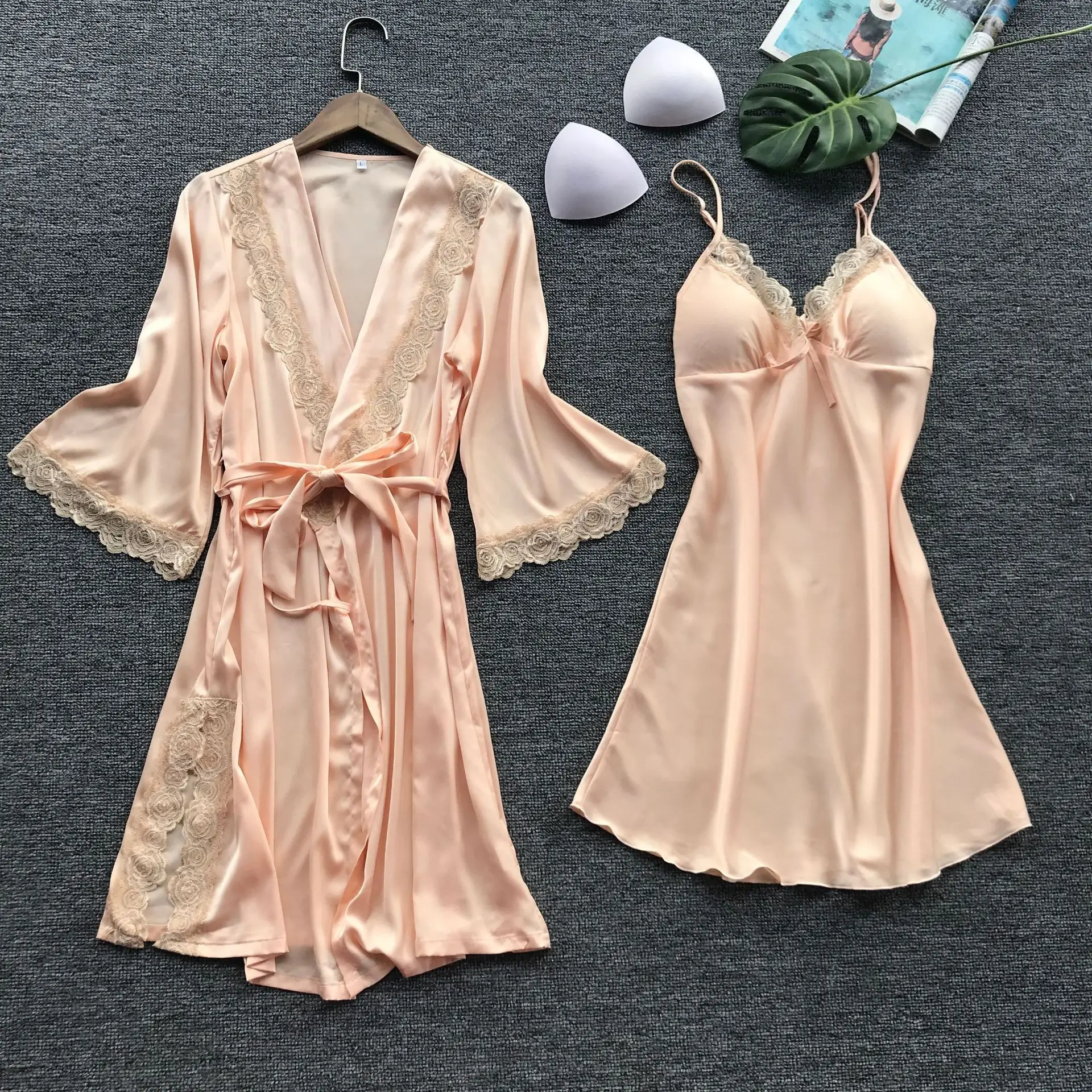 2022 Summer Ladies New Sexy Halter Nightgown Comfortable Embroidery Two Pieces Pajamas Suit Solid kimono Bathrobes Dressing gown
2022 Summer Ladies New Sexy Halter Nightgown Comfortable Embroidery Two Pieces Pajamas Suit Solid kimono Bathrobes Dressing gown