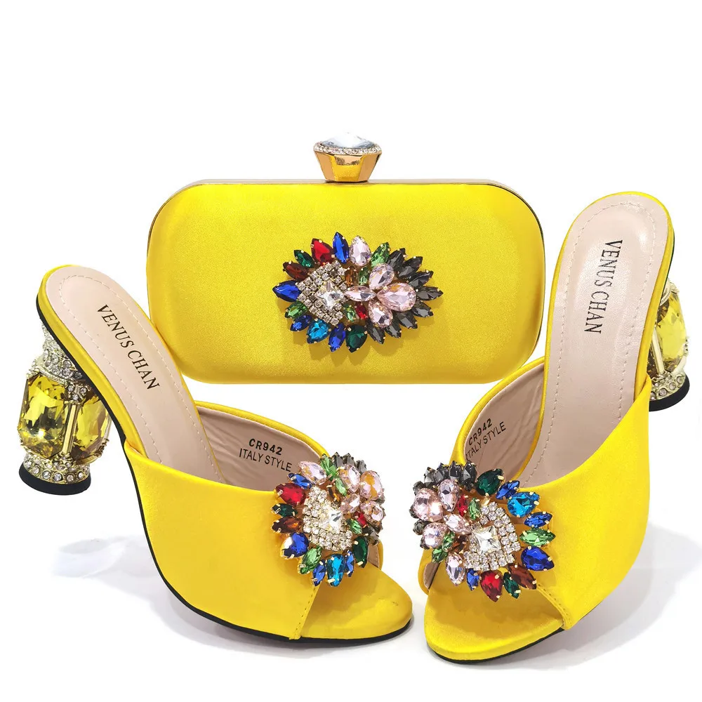 

The INS Yellow Style Shoes And Bags To Match With Beautiful And Noble Ladies Shoes And Bag Decorated With Large Bows Party Shoes