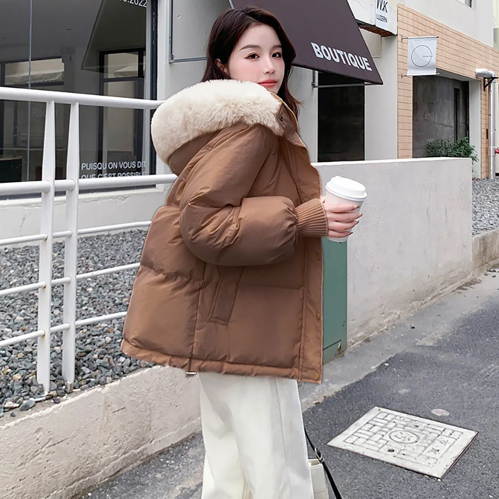 Women Parkas Thick Warm Down Cotton Jackets Winter Large Fluffy Fur Collar Hooded Short Cotton Coats Padded Thickening Outwear
Women Parkas Thick Warm Down Cotton Jackets Winter Large Fluffy Fur Collar Hooded Short Cotton Coats Padded Thickening Outwear