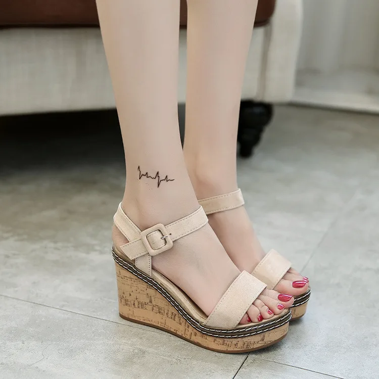 2023 New Platform Women Sandals Summer Wedges Shoes Fashion Buckle Suede Fish Mouth Sandals Flip Flops Thick Soled Beach Shoes
2023 New Platform Women Sandals Summer Wedges Shoes Fashion Buckle Suede Fish Mouth Sandals Flip Flops Thick Soled Beach Shoes