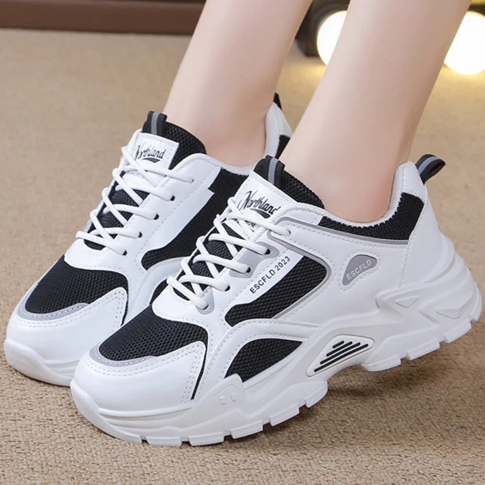 Кроссовки женские сетчатые на шнуровке, повседневные дышащие спортивные туфли, на платформе, дизайнерская прогулочная обувь, лето
Кроссовки женские сетчатые на шнуровке, повседневные дышащие спортивные туфли, на платформе, дизайнерская прогулочная обувь, лето