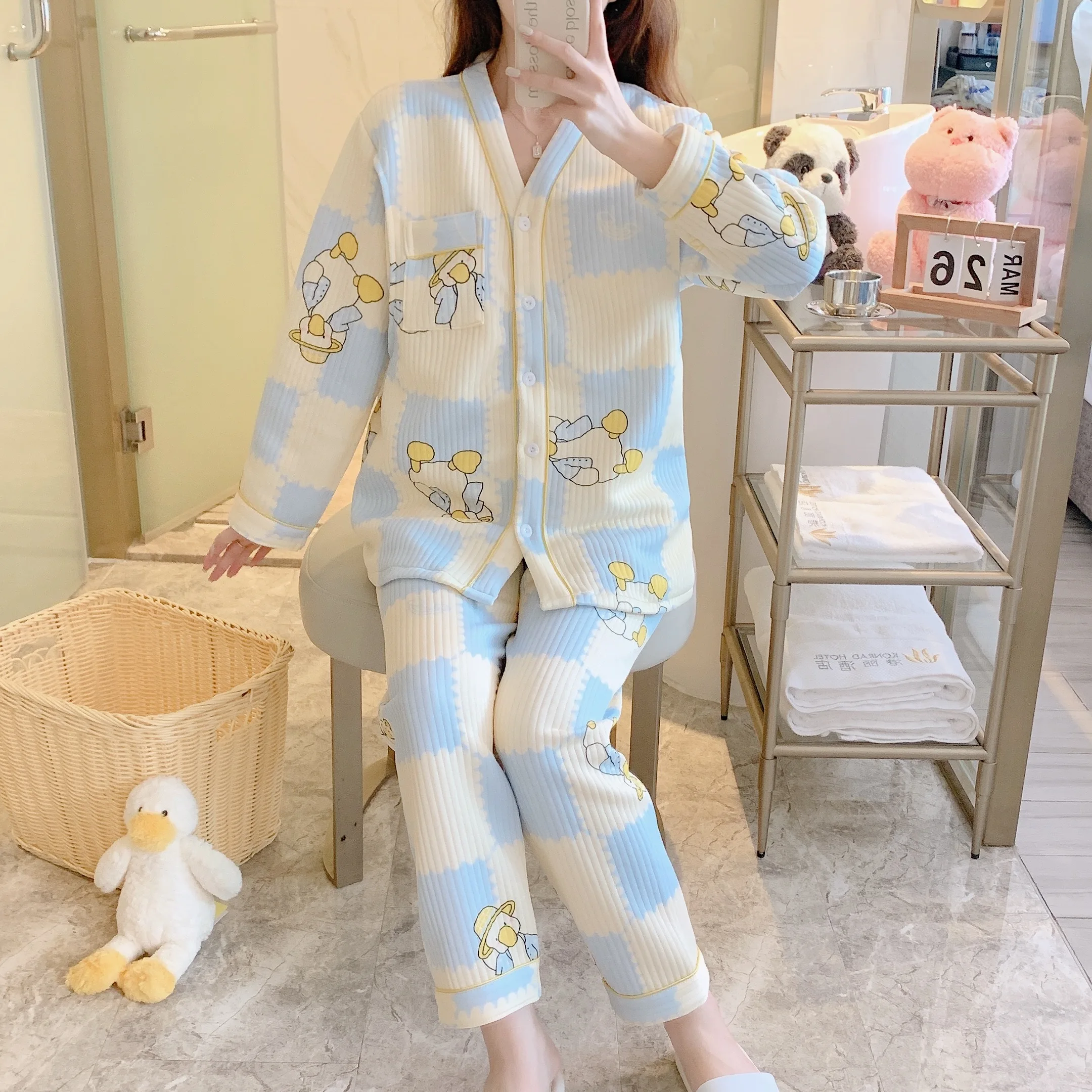 Осенне-зимняя Хлопковая пижама для беременных на воздухе, пиджак для грудного вскармливания, длинные брюки, костюм-двойка, послеродовой женский комплект одежды для кормления
Осенне-зимняя Хлопковая пижама для беременных на воздухе, пиджак для грудного вскармливания, длинные брюки, костюм-двойка, послеродовой женский комплект одежды для кормления