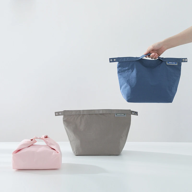 Fashion Thermal Insulation Bento Bag Portable Thermal Insulation Cold Work Commuting Light Lunch Box Bag Lunch Bag Bento Bag
Fashion Thermal Insulation Bento Bag Portable Thermal Insulation Cold Work Commuting Light Lunch Box Bag Lunch Bag Bento Bag