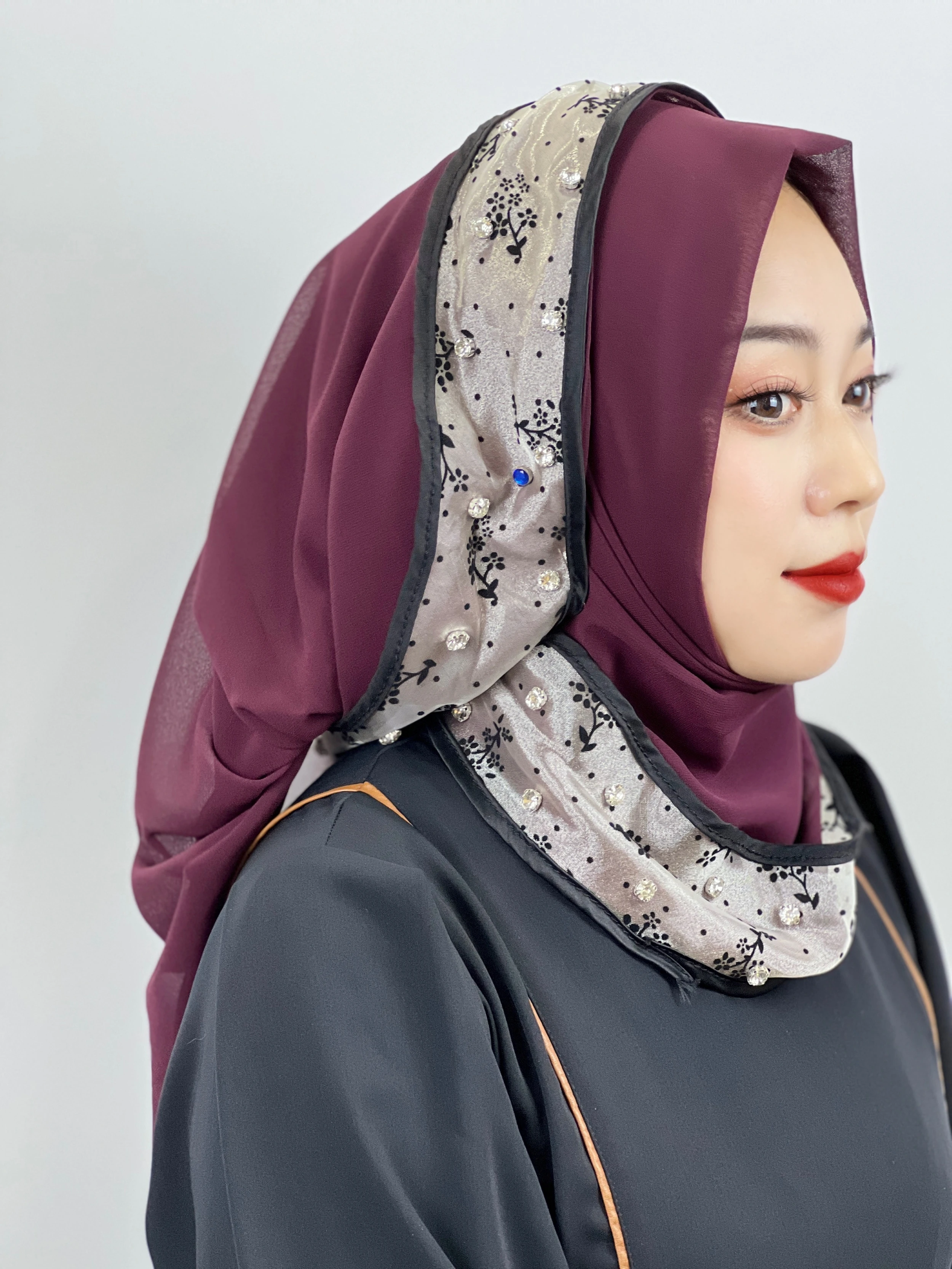 тюрбан женский мусульманский хиджабы на голову Женский шифоновый хиджаб с бусинами и цветами, Женская шаль, платье, тюрбан, женский халат, шаль, тюрбан, Мягкий головной платок, мгновенный арабский
тюрбан женский мусульманский хиджабы на голову Женский шифоновый хиджаб с бусинами и цветами, Женская шаль, платье, тюрбан, женский халат, шаль, тюрбан, Мягкий головной платок, мгновенный арабский