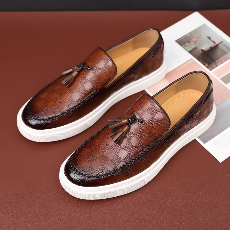 2023 Spring and Autumn New Men's Loafers Fashion Shoes Casual Versatile Temperament Simple Luxury Designer Shoes Men
2023 Spring and Autumn New Men's Loafers Fashion Shoes Casual Versatile Temperament Simple Luxury Designer Shoes Men