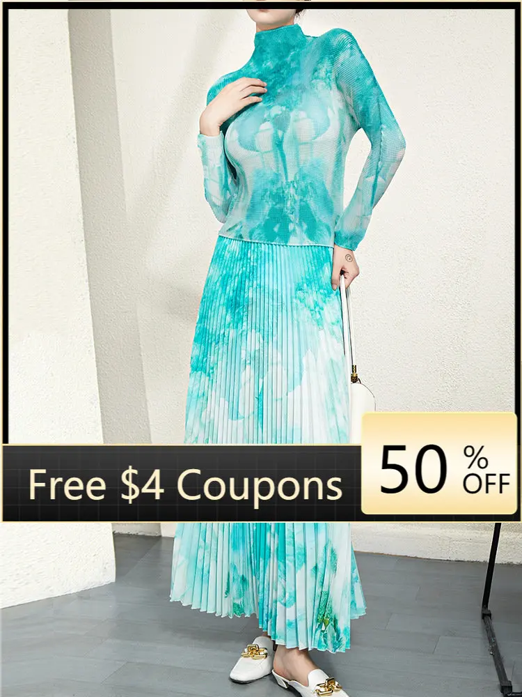 Designer style Miyake pleated suit Japanese new style western style thin stretch printed top fashion slim bust
Designer style Miyake pleated suit Japanese new style western style thin stretch printed top fashion slim bust