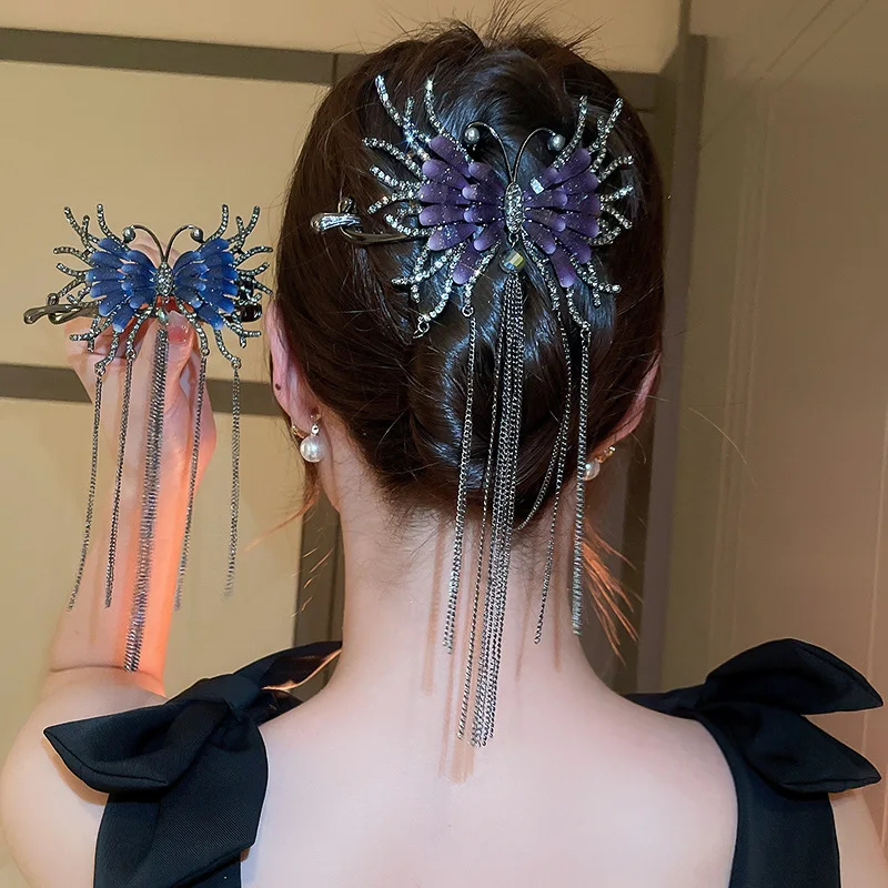 Punk Rhinestone Butterfly Chain Tassel Hairpin Hair Shark Clip Hair Claws New Hair Accessories for Women
Punk Rhinestone Butterfly Chain Tassel Hairpin Hair Shark Clip Hair Claws New Hair Accessories for Women