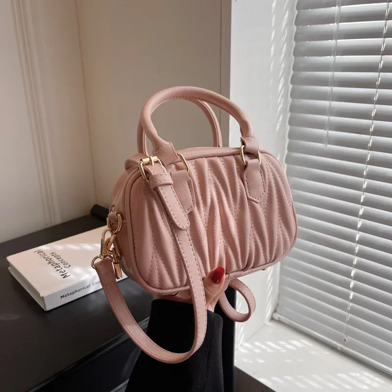 Handbag Bag 2023 New Tide Fashion Embroidery Line Single Shoulder Bag Senior Sense Everything Diagonal Body Small Square Bag
Handbag Bag 2023 New Tide Fashion Embroidery Line Single Shoulder Bag Senior Sense Everything Diagonal Body Small Square Bag