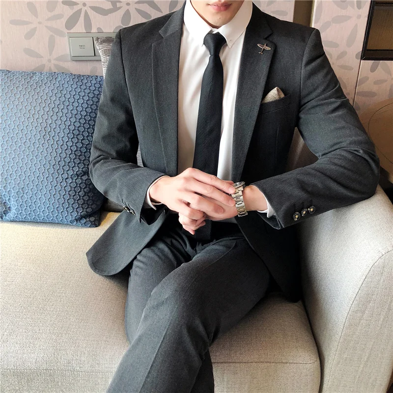Boutique men's (Blazer+ vest + trousers) business fashion trend British style slim groom best man Blazer wedding three-piece set
Boutique men's (Blazer+ vest + trousers) business fashion trend British style slim groom best man Blazer wedding three-piece set