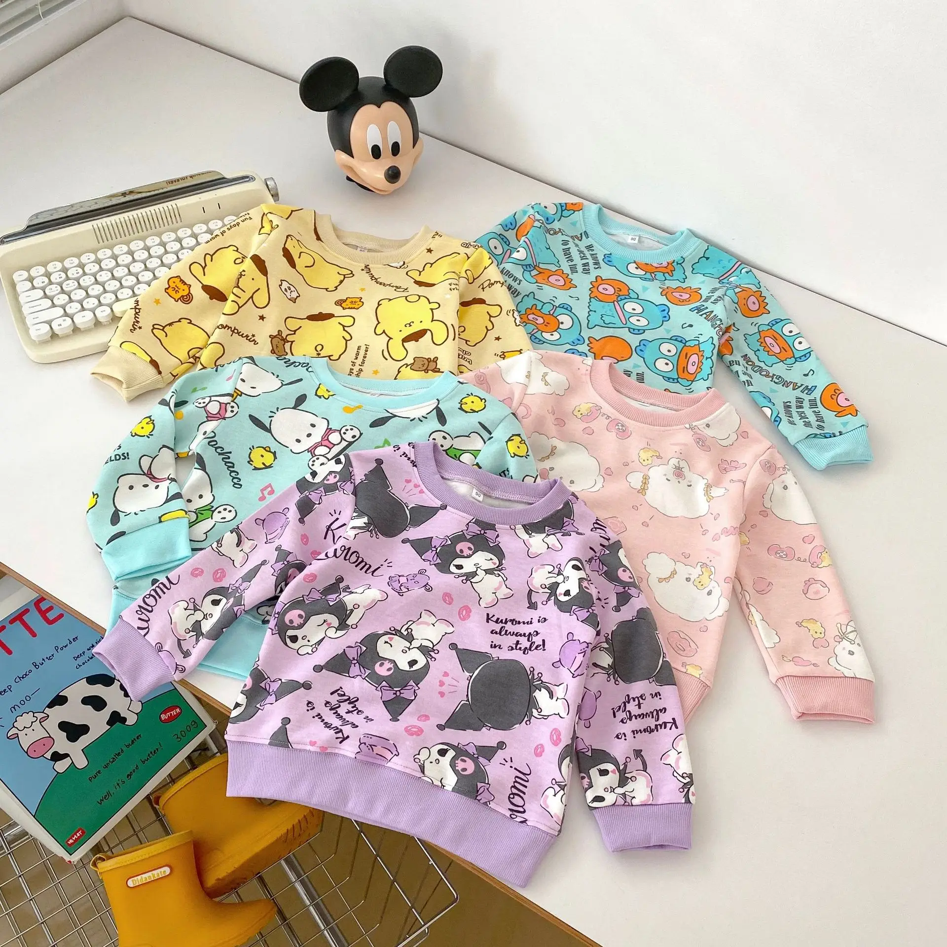 Мужская и Женская толстовка с капюшоном Sanrio Day Single, Модный пуловер с длинным рукавом и мультяшным рисунком, для весны и осени
Мужская и Женская толстовка с капюшоном Sanrio Day Single, Модный пуловер с длинным рукавом и мультяшным рисунком, для весны и осени