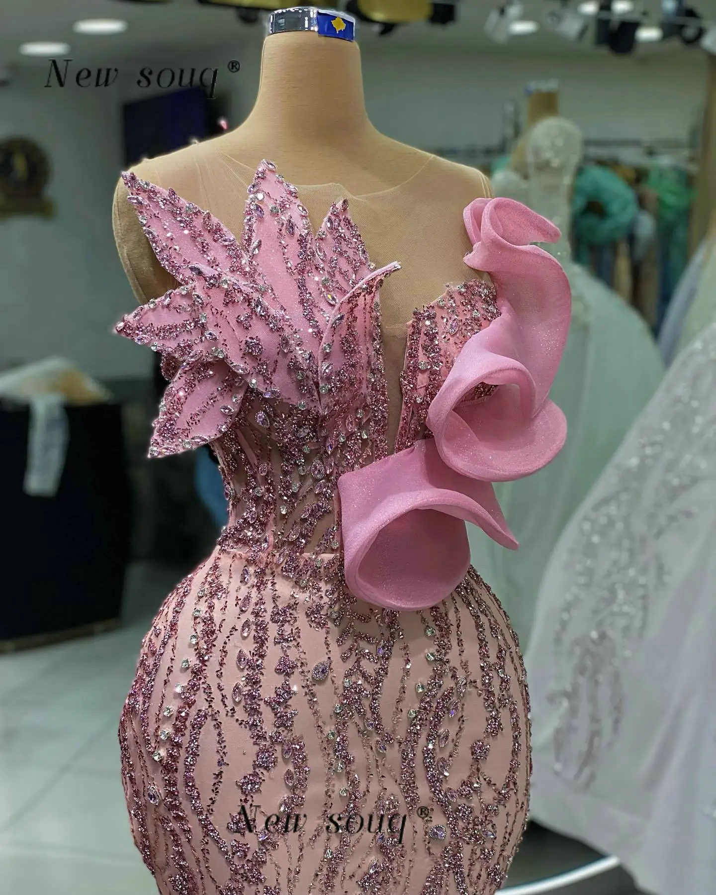 Trendy Pink Ruffles Long Mermaid Evening Dresses for Black Girls 2023 Sparkling Crystals Sleeveless Wedding Dinner Party Gowns
Trendy Pink Ruffles Long Mermaid Evening Dresses for Black Girls 2023 Sparkling Crystals Sleeveless Wedding Dinner Party Gowns