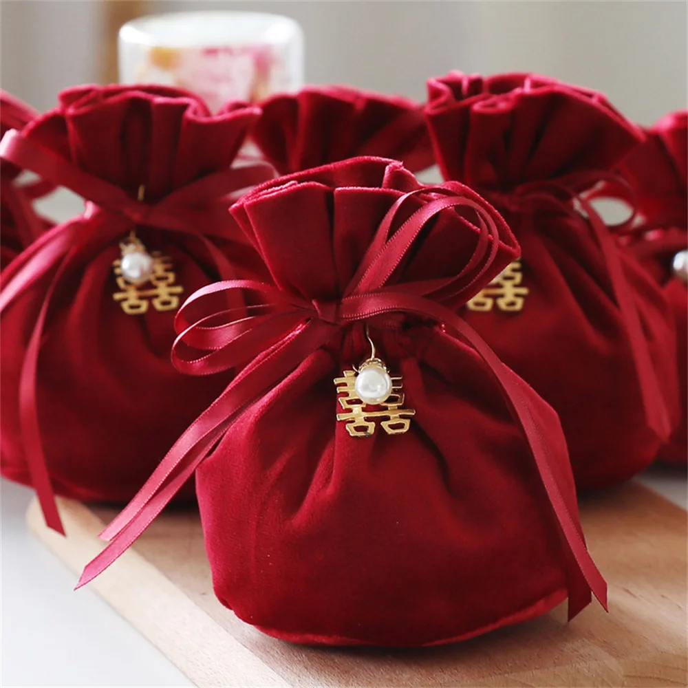1pc Luxury Packing Drawstring Velvet Pouch Sachet Gift Bag For Jewelry Wedding Candy Boxes With Pearl String Decor Favors Bags
1pc Luxury Packing Drawstring Velvet Pouch Sachet Gift Bag For Jewelry Wedding Candy Boxes With Pearl String Decor Favors Bags
