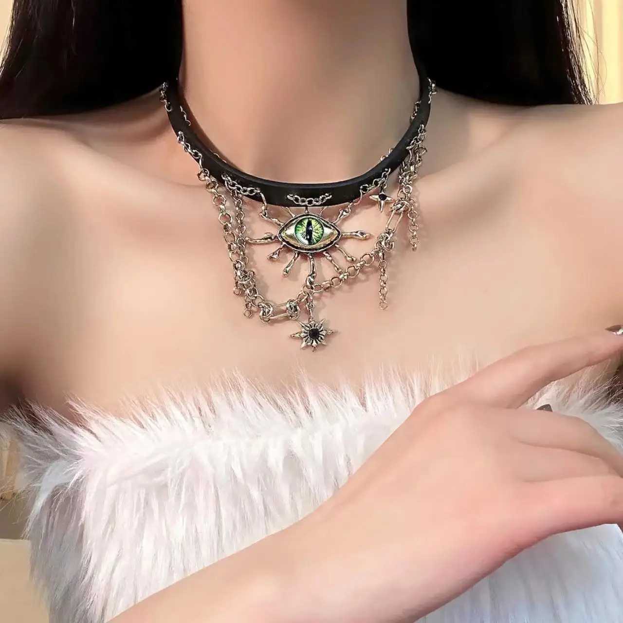 

Fashion Turkish Evil Eyes Necklaces Women Bohemian Crystal Devil Eye Charm Pendant Necklace Choker Party Jewelry Decorative Prop