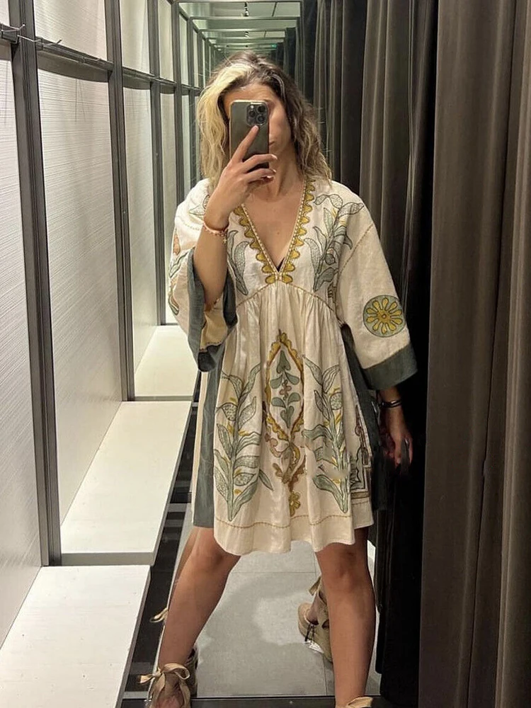 Flower Print Mini Dresses For Women 2023 V Neck Pleated Short Sleeve Loose Women's Dress Vintage Casual Vestidos Female Summer
Flower Print Mini Dresses For Women 2023 V Neck Pleated Short Sleeve Loose Women's Dress Vintage Casual Vestidos Female Summer