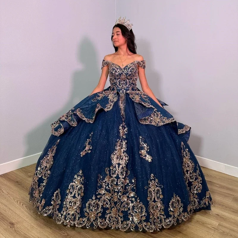 Темно-синие и золотистые блестящие платья для Quinceanera, бальные платья со шнуровкой, милые платья для выпускного вечера 16 лет, 15 лет
Темно-синие и золотистые блестящие платья для Quinceanera, бальные платья со шнуровкой, милые платья для выпускного вечера 16 лет, 15 лет