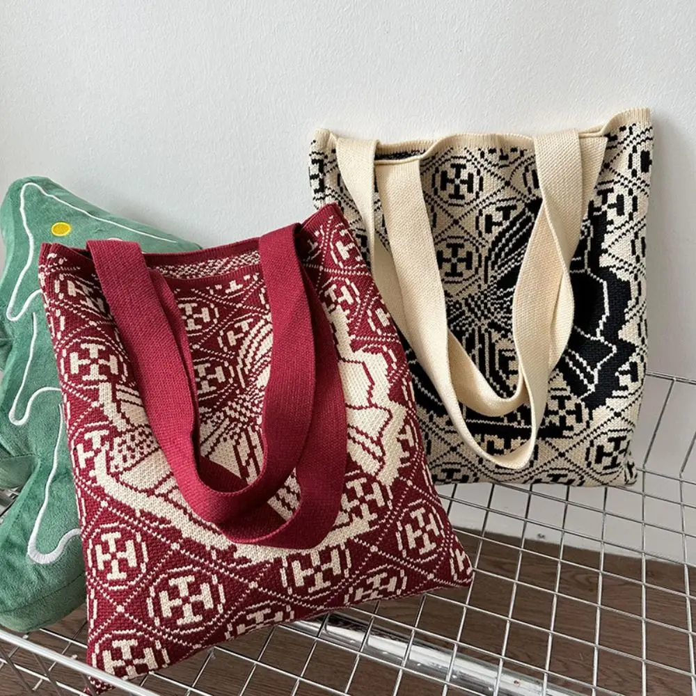 High-capacity Hand-woven Bag Fashion Knit Butterfly Tote Bag Knot Wrist Bag Student
High-capacity Hand-woven Bag Fashion Knit Butterfly Tote Bag Knot Wrist Bag Student