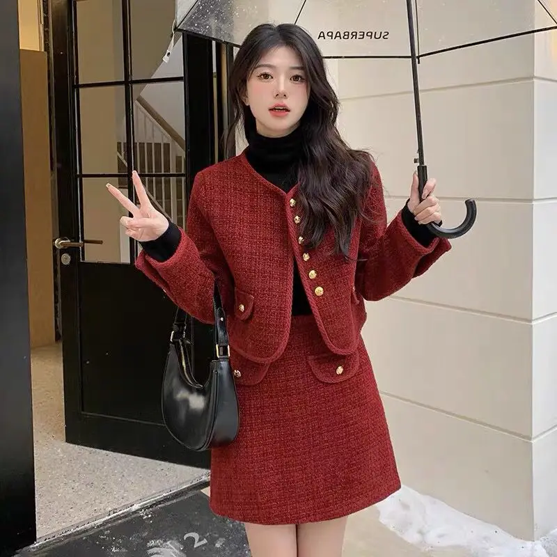 UNXX Christmas Red Chic Padded Two-Piece Set for Women - Autumn/Winter Thickened Tweed Short Jacket and Skirt Dress High Quality
UNXX Christmas Red Chic Padded Two-Piece Set for Women - Autumn/Winter Thickened Tweed Short Jacket and Skirt Dress High Quality