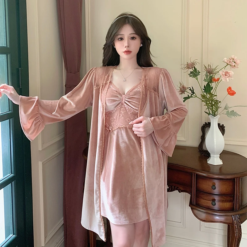 2023 Spring Autumn New Canary Velvet Soft Pajamas for Women Lace Slip Dress Pajama Sets Sexy Cardigan Loungewear Women Set
2023 Spring Autumn New Canary Velvet Soft Pajamas for Women Lace Slip Dress Pajama Sets Sexy Cardigan Loungewear Women Set