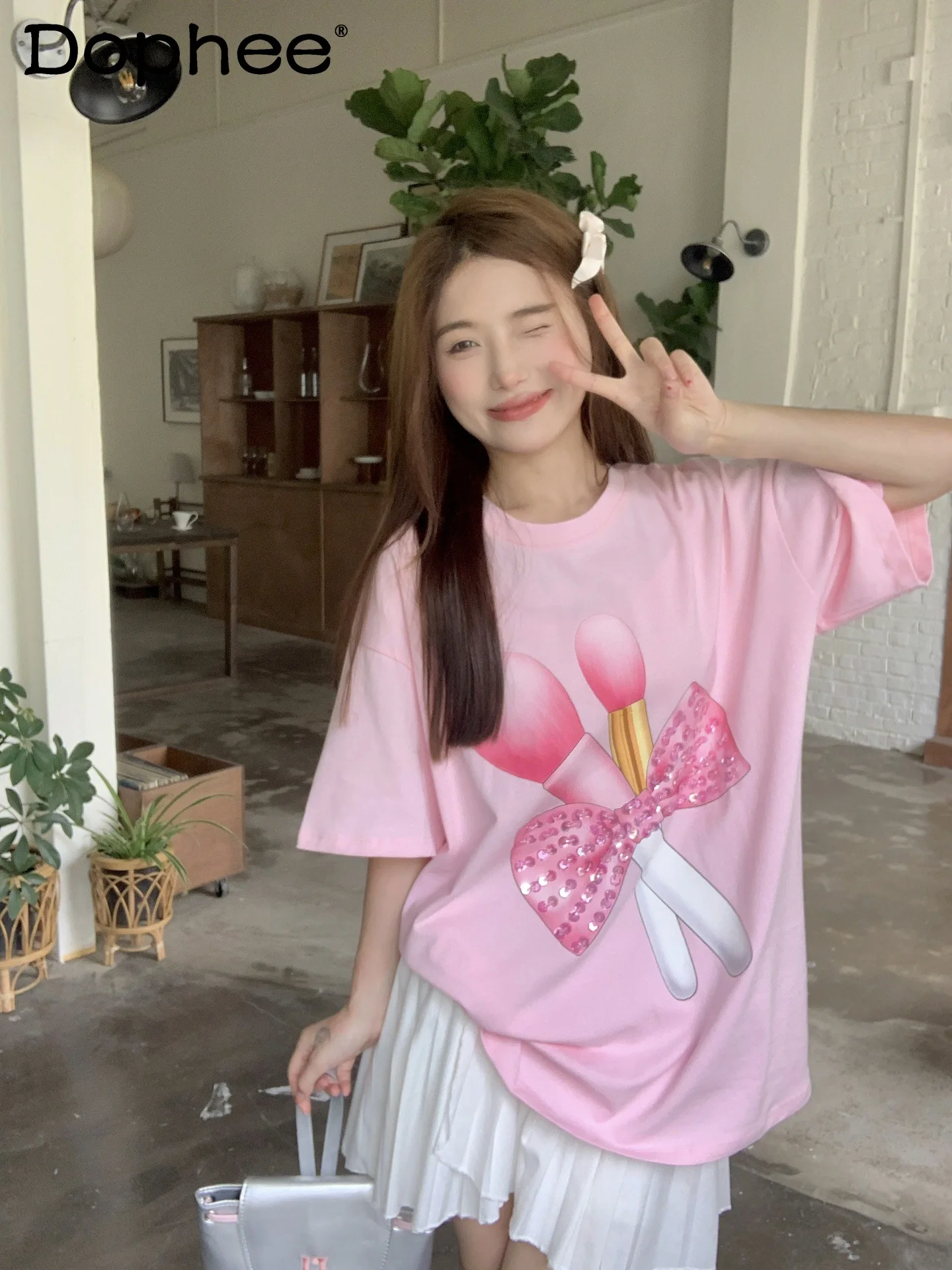 Женский топ с бантом и кисточками, свободная и простая розовая футболка с коротким рукавом, в Корейском стиле, лето 2024
Женский топ с бантом и кисточками, свободная и простая розовая футболка с коротким рукавом, в Корейском стиле, лето 2024