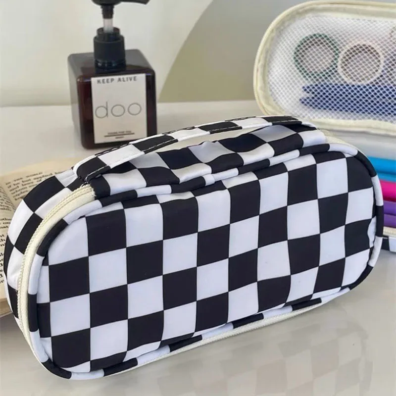 4 pcs/lot Fashion Black White Lattice Pencil Box Portable Pencil Case Stationery Pen Bag Stationery Office School Supplies
4 pcs/lot Fashion Black White Lattice Pencil Box Portable Pencil Case Stationery Pen Bag Stationery Office School Supplies