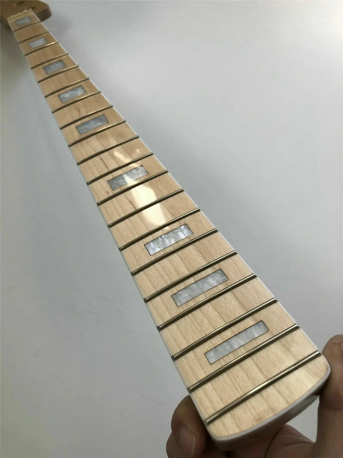 Left Hand 4 String Bass Guitar Neck Maple 20 Fret 34Inch Fingerboard Block Inlay
Left Hand 4 String Bass Guitar Neck Maple 20 Fret 34Inch Fingerboard Block Inlay