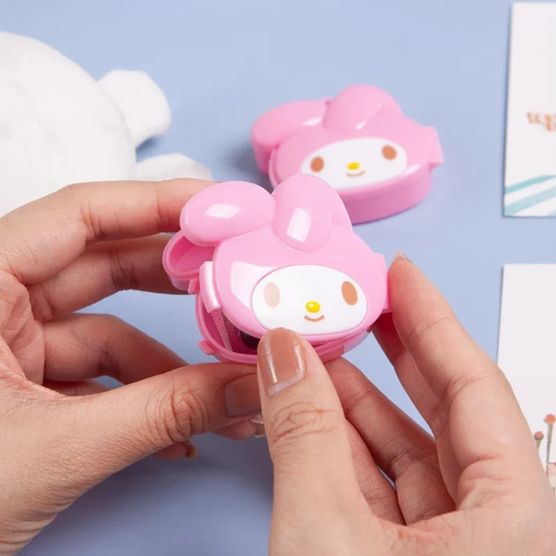 Милая коробка для хранения Sanrio, декор комнаты Mymelody, милая аниме мини девочка, сердце, серьги, ювелирные изделия, коробка для лекарств, подарок для девочек
Милая коробка для хранения Sanrio, декор комнаты Mymelody, милая аниме мини девочка, сердце, серьги, ювелирные изделия, коробка для лекарств, подарок для девочек