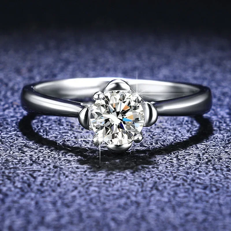 Роскошные кольца из белого золота 18K с сертификатом Гра, 0.5, бриллиантовые кольца карат муассанит, обручальное кольцо для женщин
Роскошные кольца из белого золота 18K с сертификатом Гра, 0.5, бриллиантовые кольца карат муассанит, обручальное кольцо для женщин