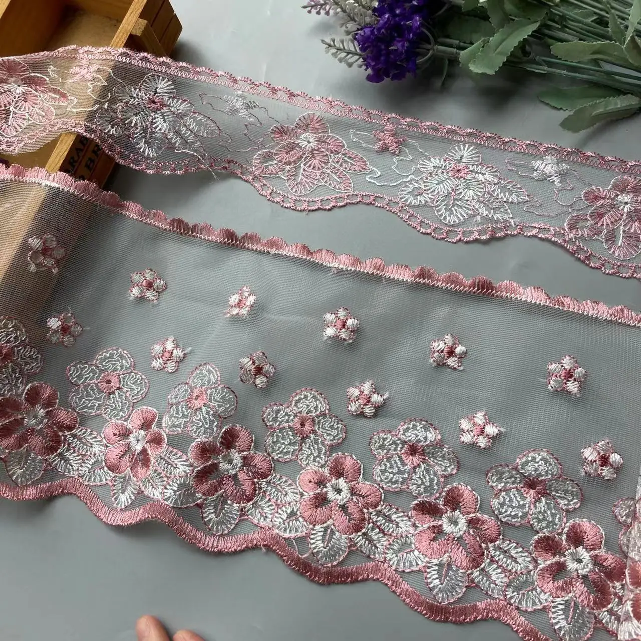 3 yard Pink Flower Embroidered Lace Ribbon Trims for Home Textiles Sofa Covers Trimmings Mesh Applique Sewing Fabric 16cm 6.5cm
3 yard Pink Flower Embroidered Lace Ribbon Trims for Home Textiles Sofa Covers Trimmings Mesh Applique Sewing Fabric 16cm 6.5cm