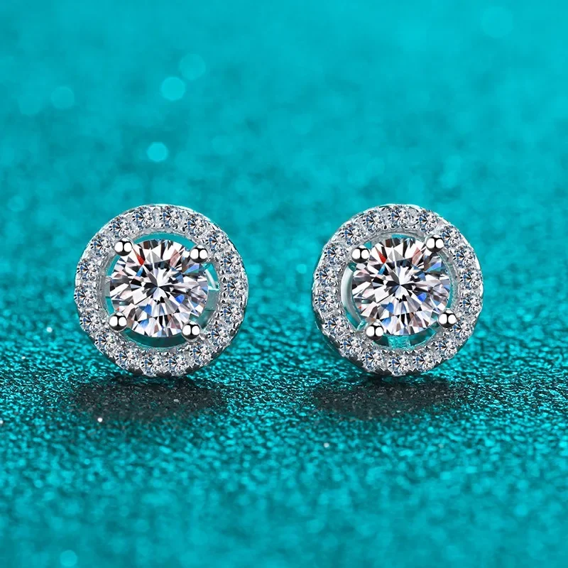 Japanese and Korean Jewelry S925 Sterling Silver Moissanite Earrings Fashion Style Shows Youthful Vitality
Japanese and Korean Jewelry S925 Sterling Silver Moissanite Earrings Fashion Style Shows Youthful Vitality