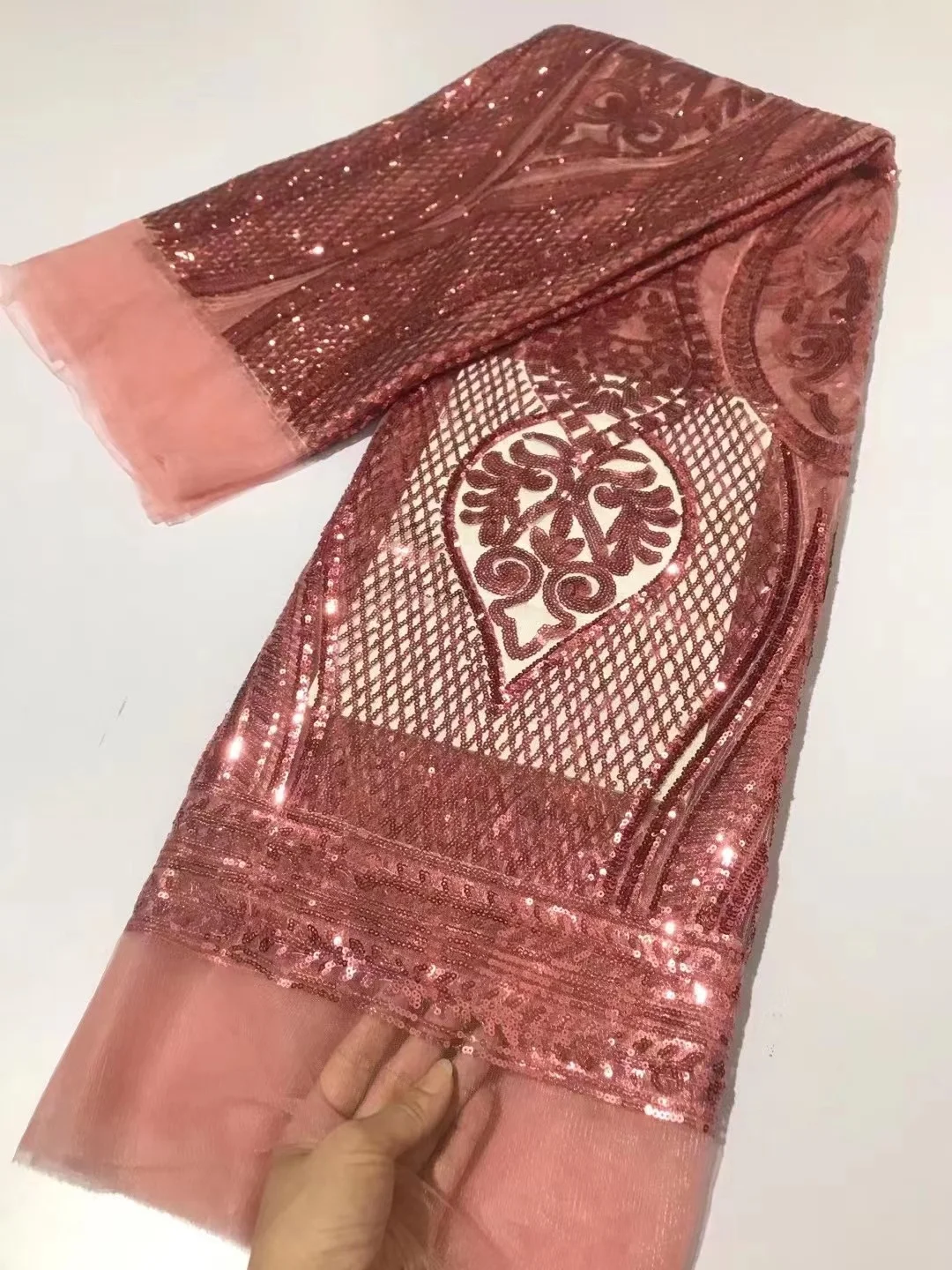Nigerian French Sequins Lace Fabric African Tulle Lace Fabric 2023 High Quality Lace Material For Party Dress Wedding
Nigerian French Sequins Lace Fabric African Tulle Lace Fabric 2023 High Quality Lace Material For Party Dress Wedding