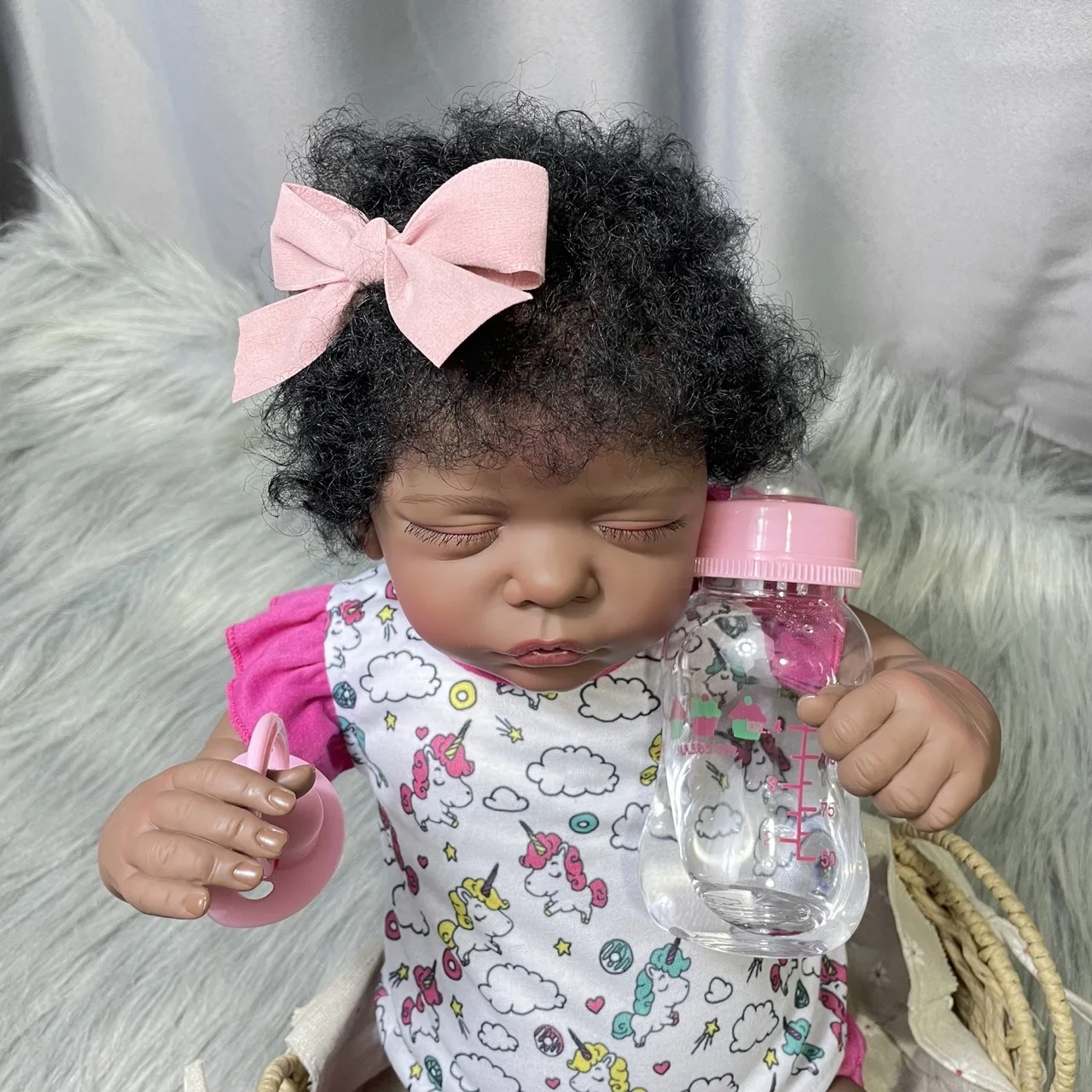 19Inch Lifelike African American Doll Romy Black Skin Reborn Baby Finished Newborn With Rooted Hair Handmade Toy Gift For Girls
19Inch Lifelike African American Doll Romy Black Skin Reborn Baby Finished Newborn With Rooted Hair Handmade Toy Gift For Girls