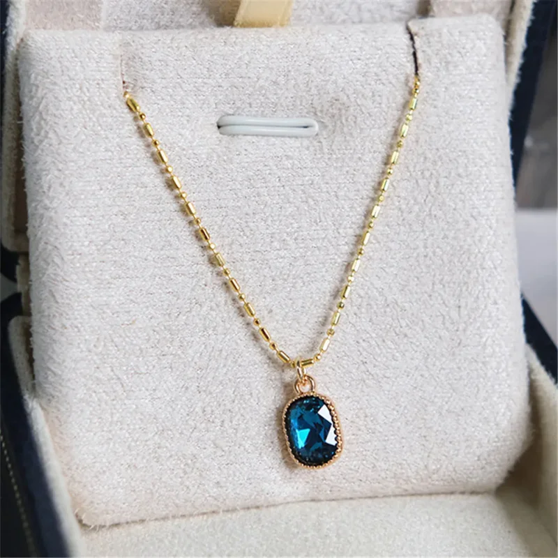 Женская цепочка из серебра 925 пробы, с фианитом
Женская цепочка из серебра 925 пробы, с фианитом