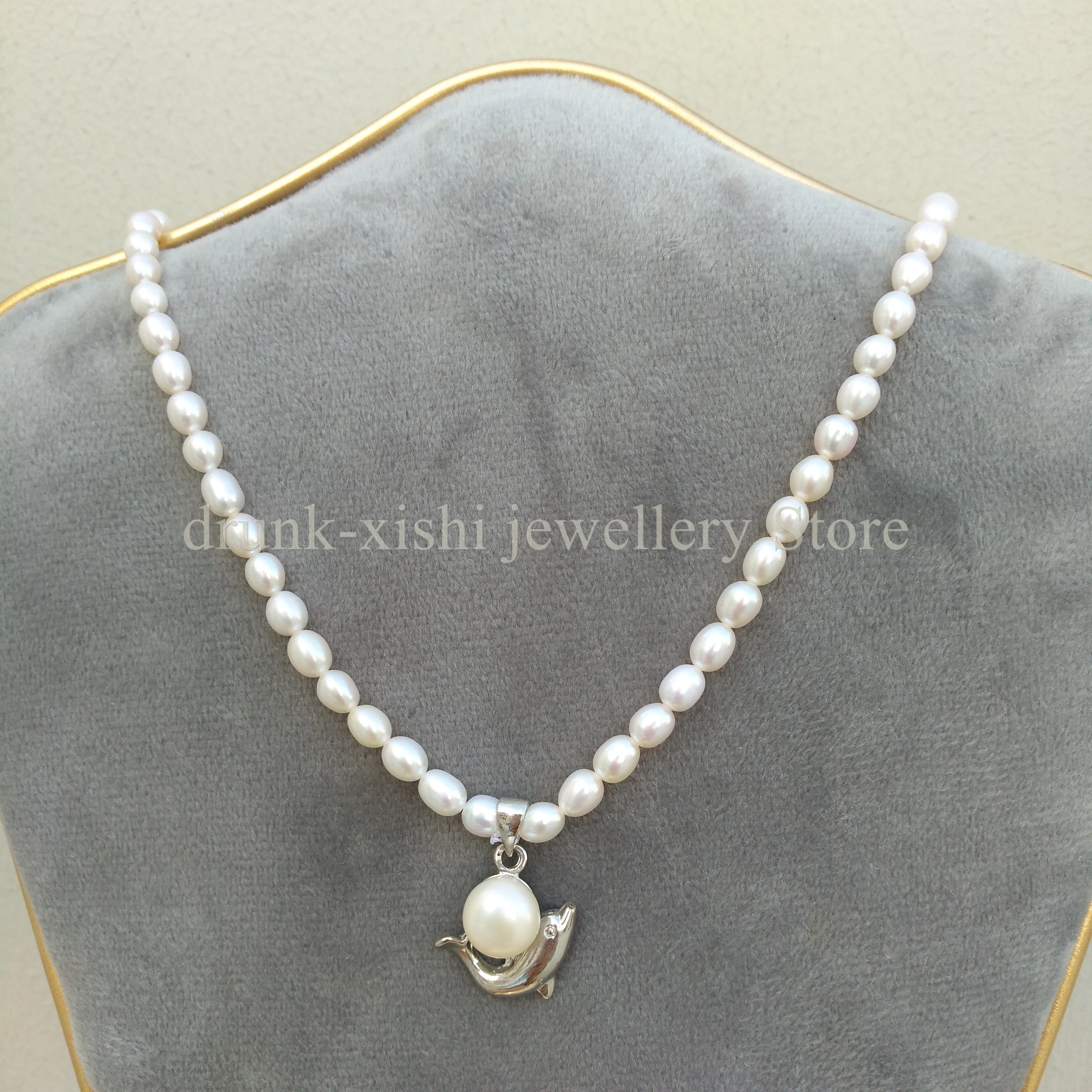 Natural Japanese Seawater Akoya White Rice-Shape Genuine Pearl Necklace 45cm Dolphin Pendant Birthday Gift Women Free Shipping
Natural Japanese Seawater Akoya White Rice-Shape Genuine Pearl Necklace 45cm Dolphin Pendant Birthday Gift Women Free Shipping