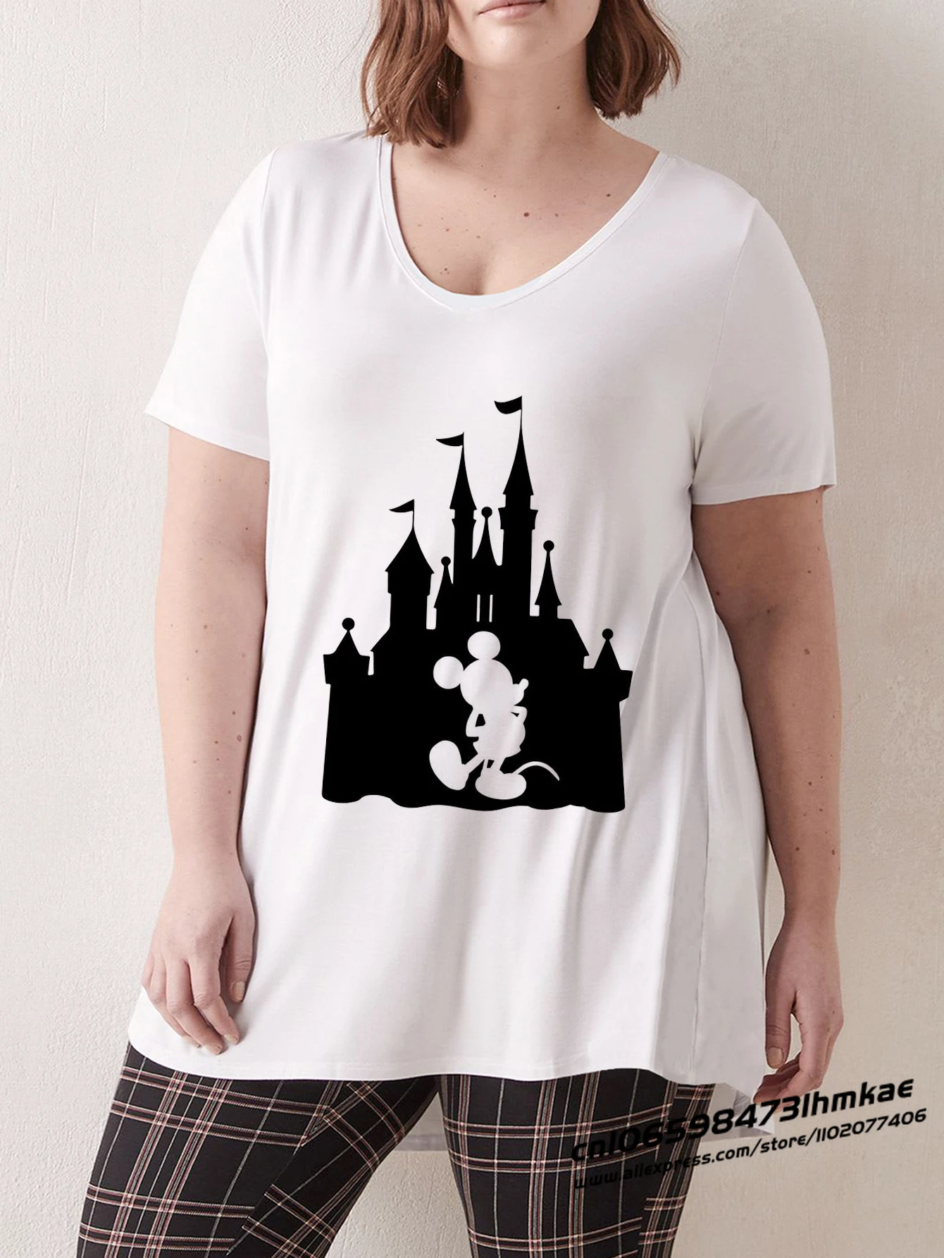 

Disney Minnie Mouse Plus Size T Shirts for Women Stitch T-shirts Mickey Daffy Donald Duck Hello Kitty Tees Sakurao Tops P10002