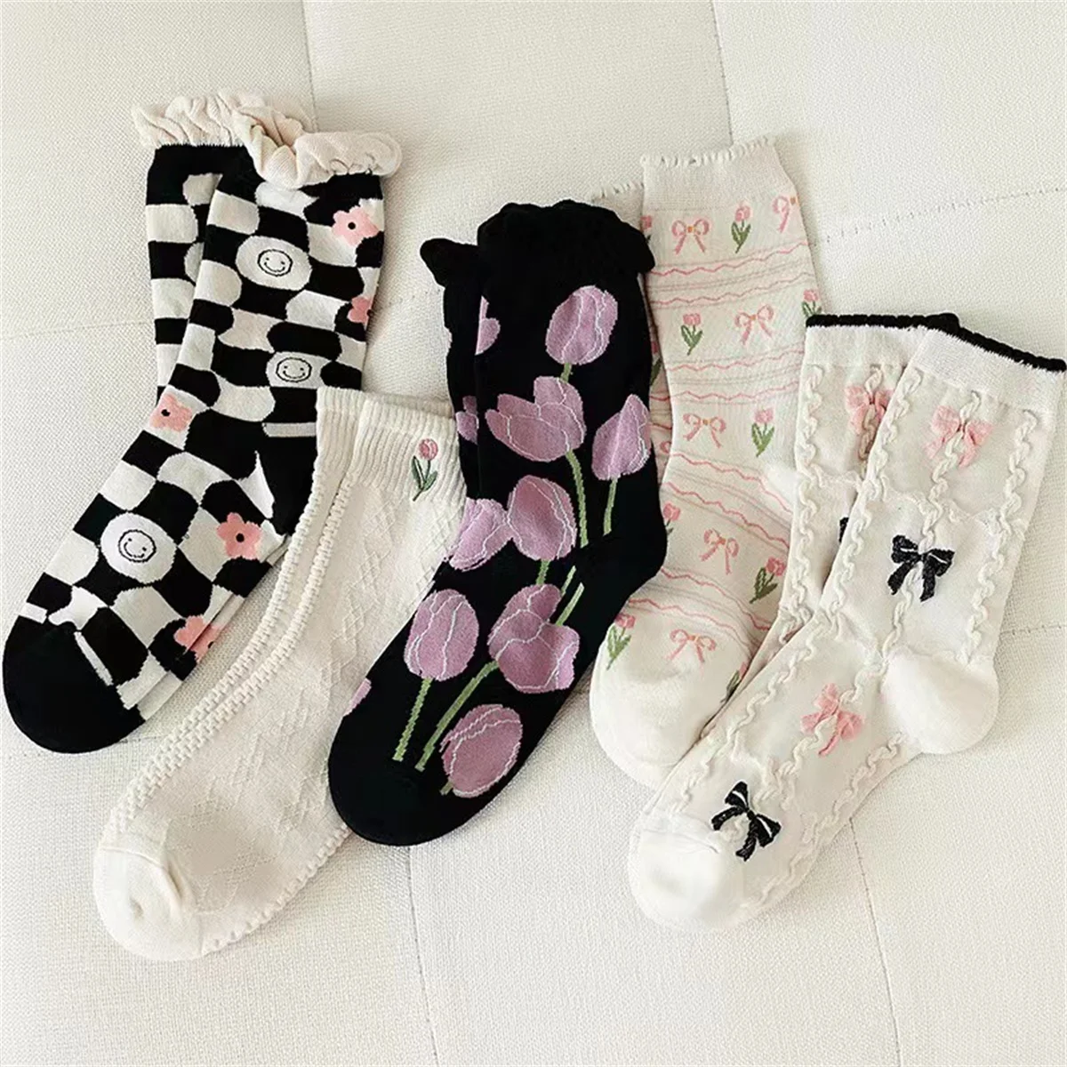 

Dreamlikelin Lace Socks Female Summer Socks Korean Style Cute Tulip Bowknot Flowers Breathable Middle Tube Socks