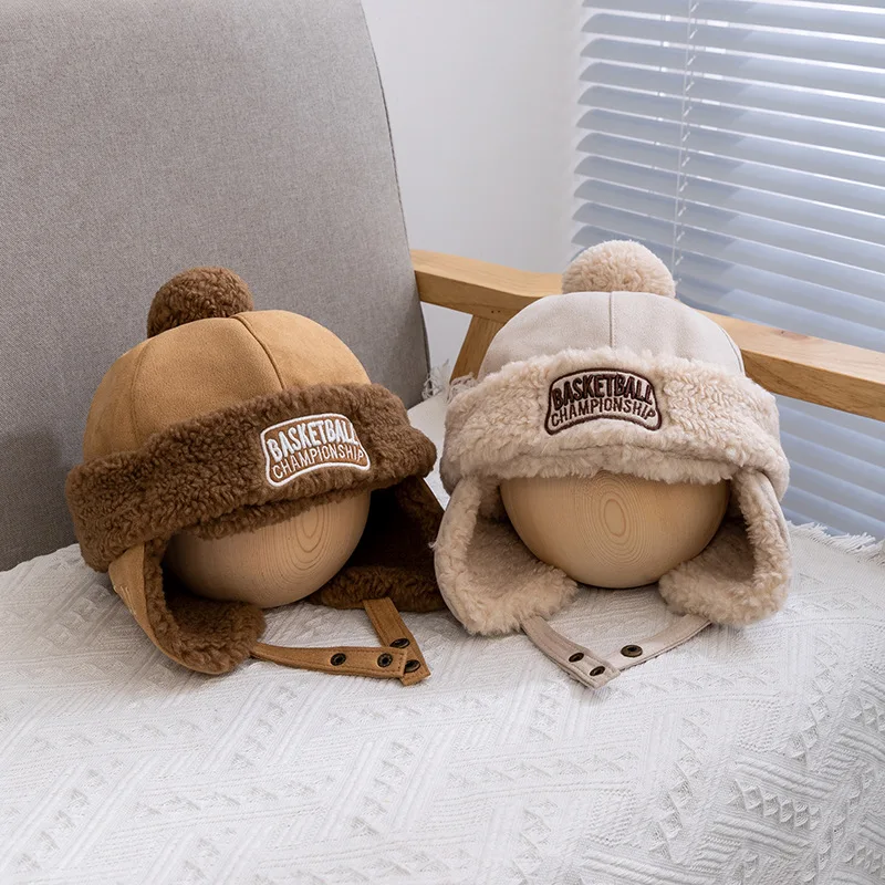 Children's Hat Winter Korean Versatile Plush Ball Warm Ear Protection Cap Fashion Letter Embroidery Boys and Girls' Usaka Hat
Children's Hat Winter Korean Versatile Plush Ball Warm Ear Protection Cap Fashion Letter Embroidery Boys and Girls' Usaka Hat